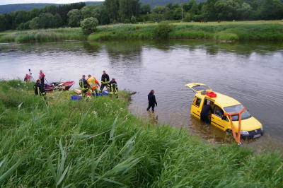 Vom Postauto zum Postboot – Auto in der Weser