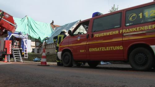 Chaos in Altenlotheim – Windhose deckt Dächer ab