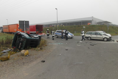 Auto überschlägt sich in Korbach