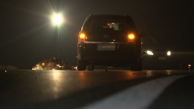 Mann wird vom Auto überfahren
