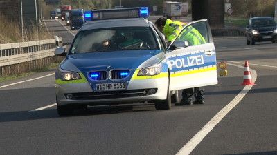 LKW rast ins Stauende auf der A7