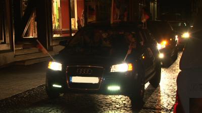22-jähriger Fußball-Fan bei Autokorso tödlich verletzt