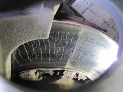 Bremsscheiben gerissen – LKW aus Rumänien stillgelegt
