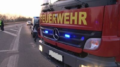 Schwerer Busunfall auf der B496