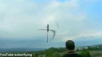 19- jähriger von Modellflugzeug geköpft