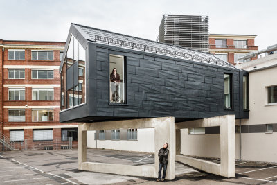 Schwebender Konferenzraum fürs Rüsselsheimer Gymnasium