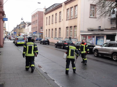Große Ölspuren im Stadtgebiet Wiesbaden