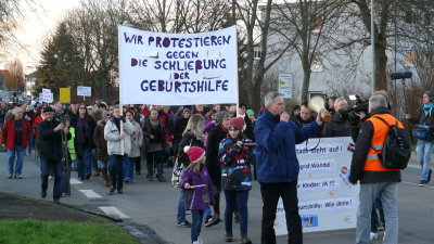 Über 500 Demonstranten gegen geplante Schließung der Geburtshilfe