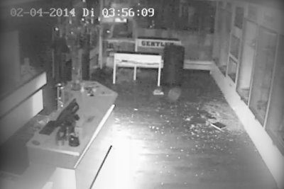 Blitz-Einbruch in Alsfeld – Polizei sucht Täter mit Videoaufzeichnung