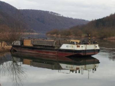 Schiff trieb führerlos auf Oberweser – Feuerwehr im Einsatz