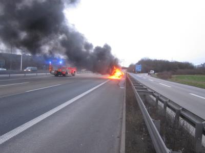 PKW auf der A7 ausgebrannt