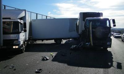 60.000 Euro Sachschaden nach LKW Unfall auf A7 – Drei Verletzte