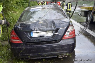 230.000 Euro Mercedes mit abgefahrenen Hinterreifen unterwegs
