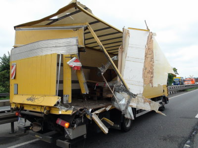 Tödlicher Unfall auf A66 – Fahrer aus LKW geschleudert