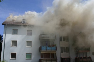 Dachstuhl brannte auf 40 Meter – Rund 500.000 Euro Sachschaden