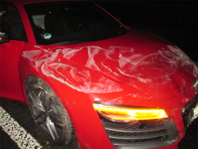 Audi R8 auf A49 geschrottet – 180.000 Euro Sachschaden