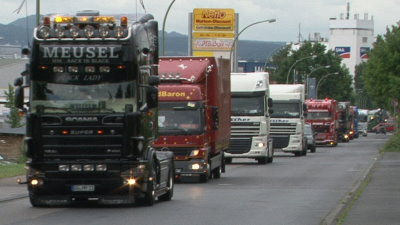 Etwas Gutes tun – Lkw Konvoi für „A happy day of life“