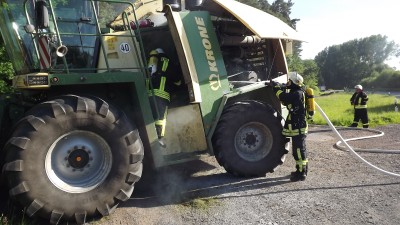 Adorf – Grashächsler brannte auf Parkplatz