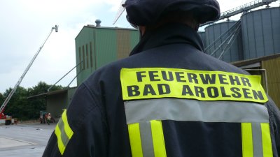 Großeinsatz: Silo-Brand in Mengeringhausen – Feuerwehr Kassel im Einsatz