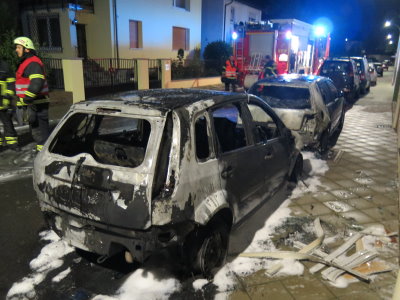 Aus Rache: Ex-Freundin zündet Auto und Wohnung an