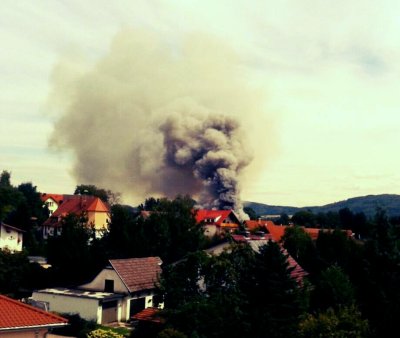 Großbrand: Werkstatt und Wohnung in Südhessen zerstört