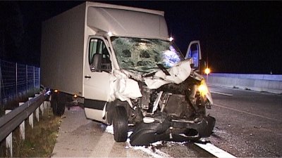 Kleinlaster prallte ungebremst auf Silozug