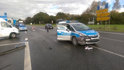 Schwerer Unfall mit Streifenwagen