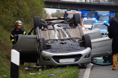 A66 – PKW überschlägt sich in der Ausfahrt