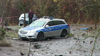 Vor den Augen der Polizei – Familienvater sprengt sich in die Luft | Video