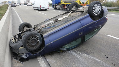 PKW überschlägt sich auf A3