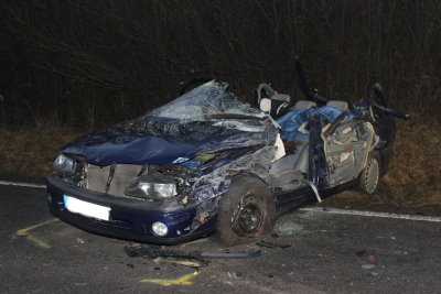 B3: PKW gegen LKW – Fahrer kommt ums Leben