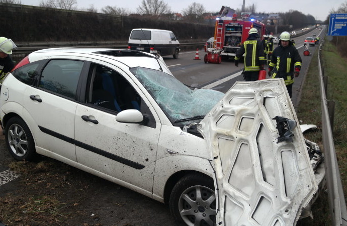 Mann nach Unfall auf A49 schwer verletzt