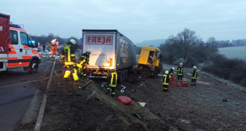 Schwerer LKW Unfall auf der A7