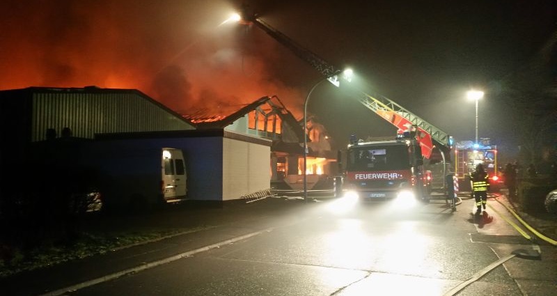 Fahrlässiger Brandstiftung? Polizei hat erste Hinweise