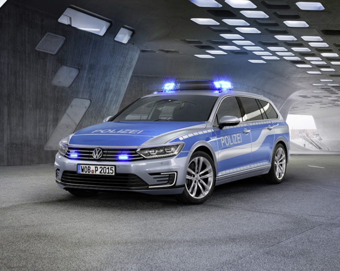 Lautlos auf Verbrecherjagd –  Der neue Passat in Polizeiuniform