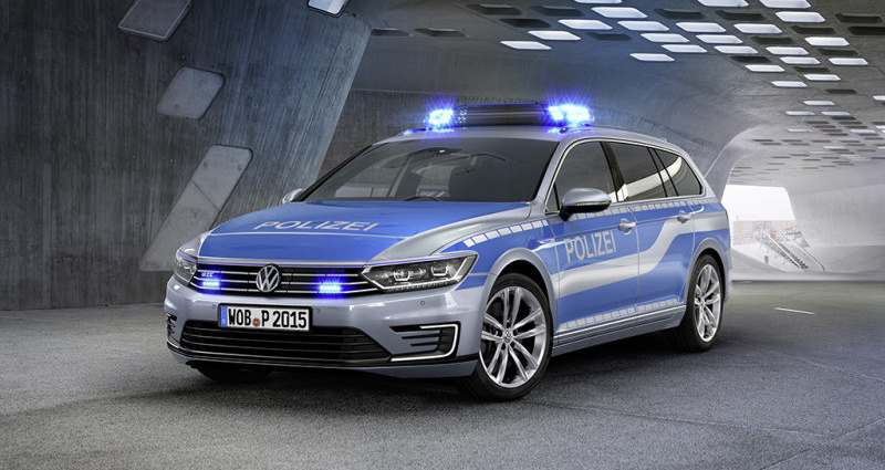 Lautlos auf Verbrecherjagd –  Der neue Passat in Polizeiuniform
