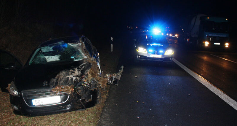 Unfallflucht auf A 44 – Polizei sucht 7,5 Tonnen LKW