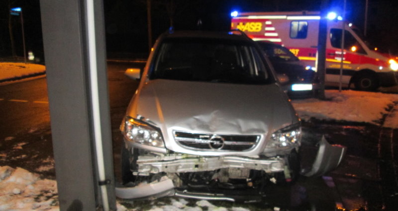 Oberzwehren: Unfall mit 5 Promille und ohne Führerschein