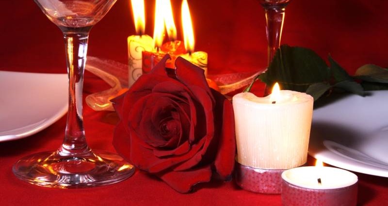 Das perfekte Candlelight Dinner – so gelingt das Festessen mit dem Partner