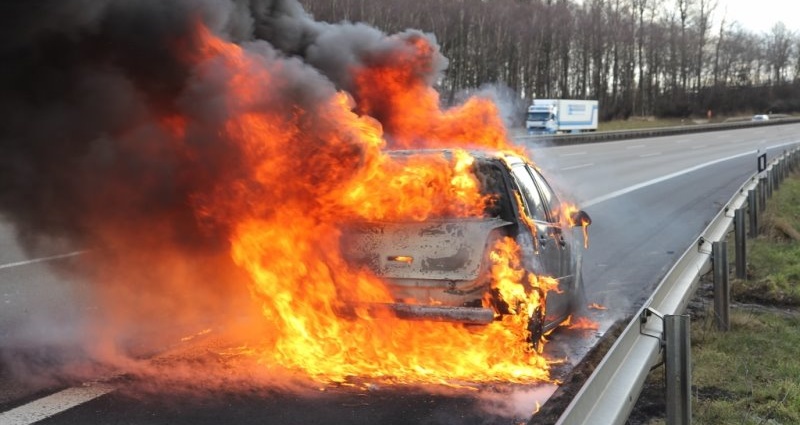 PKW brannte auf der A7