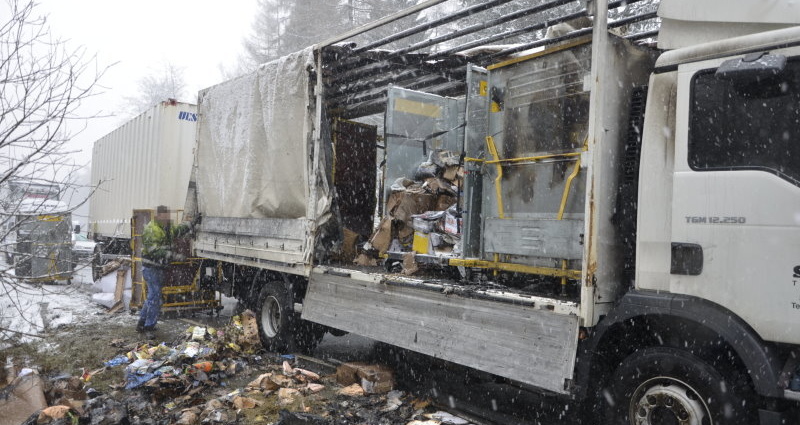 Waldeck Frankenberg: LKW brannte auf B 253