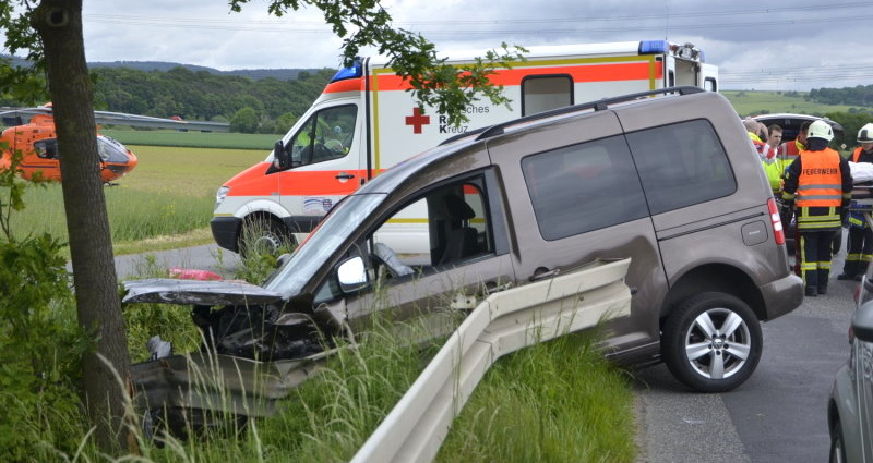 Junge Frau nach Unfall ins Krankenhaus geflogen