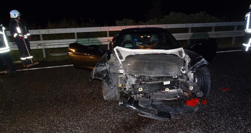 Unfall mit Corvette auf der A44