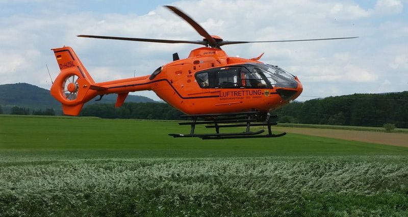 Motorradfahrer nach Unfall mit Rettungshubschrauber ins Krankenhaus