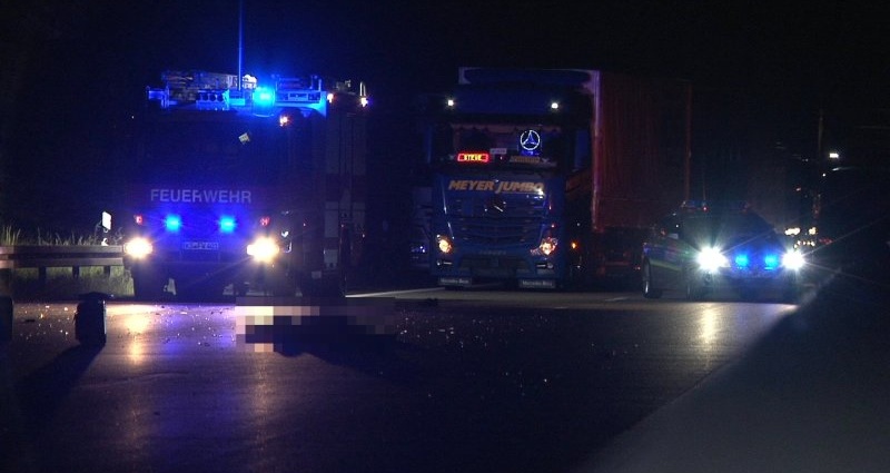 A44: Fußgänger vom LKW erfasst und getötet