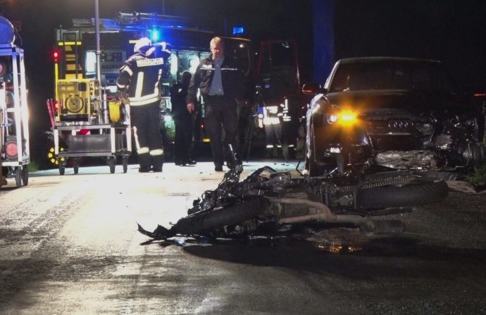 PKW überholt: 20-jähriger Motorradfahrer kommt bei Zierenberg ums Leben