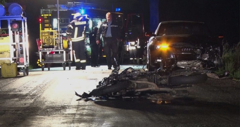 PKW überholt: 20-jähriger Motorradfahrer kommt bei Zierenberg ums Leben