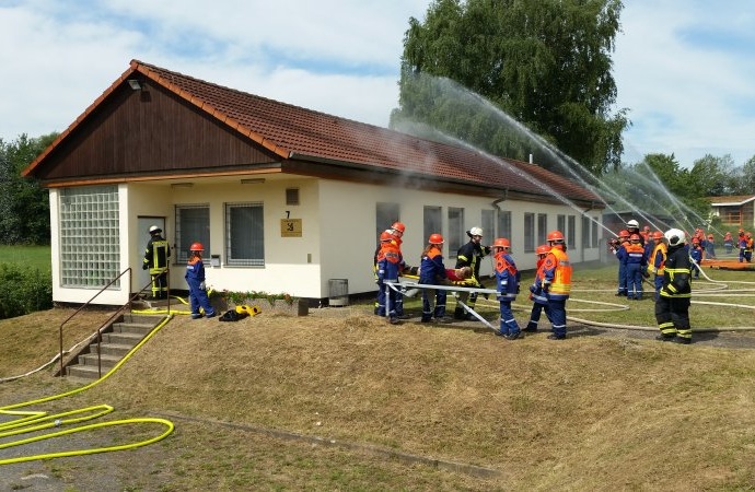 Große Übung für kleine Helfer