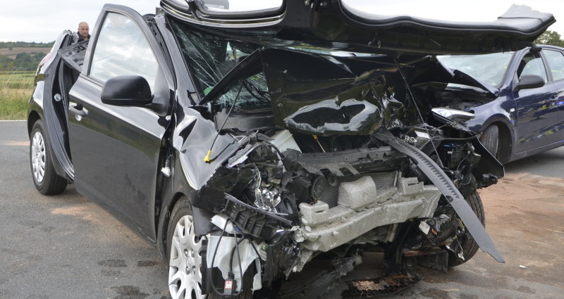 B83: Fünf Verletzte nach Unfall – Polizei sucht Unfallzeugen