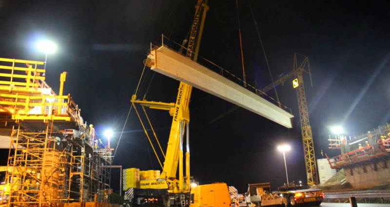 A7 Baustelle – Zweite Brücke montiert